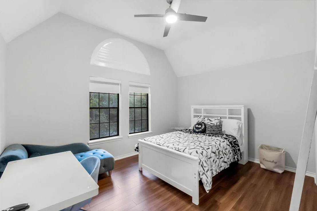 Photo of 122 E Placid Hill Circle
