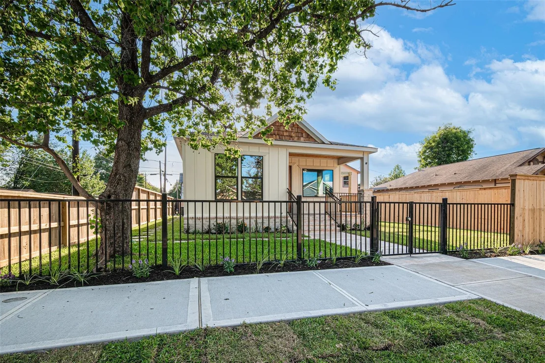 Photo of 301 Vincent Street