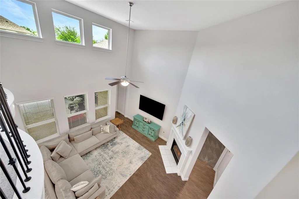 Photo of 19 N Wheatleigh Drive