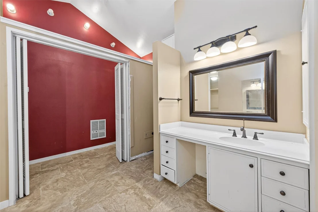 Photo of 219 Cardinal Drive