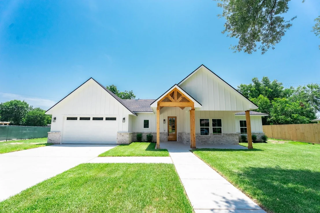 Photo of 1211 Cherokee Drive