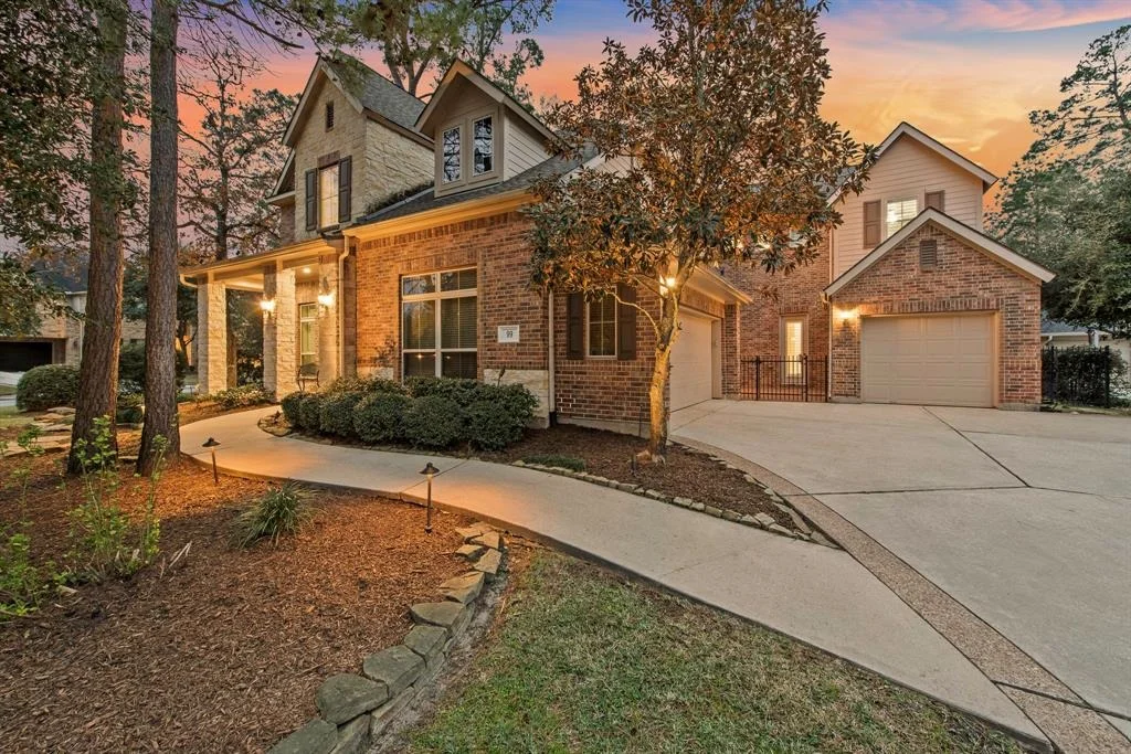 Photo of 99 Player Oaks Place