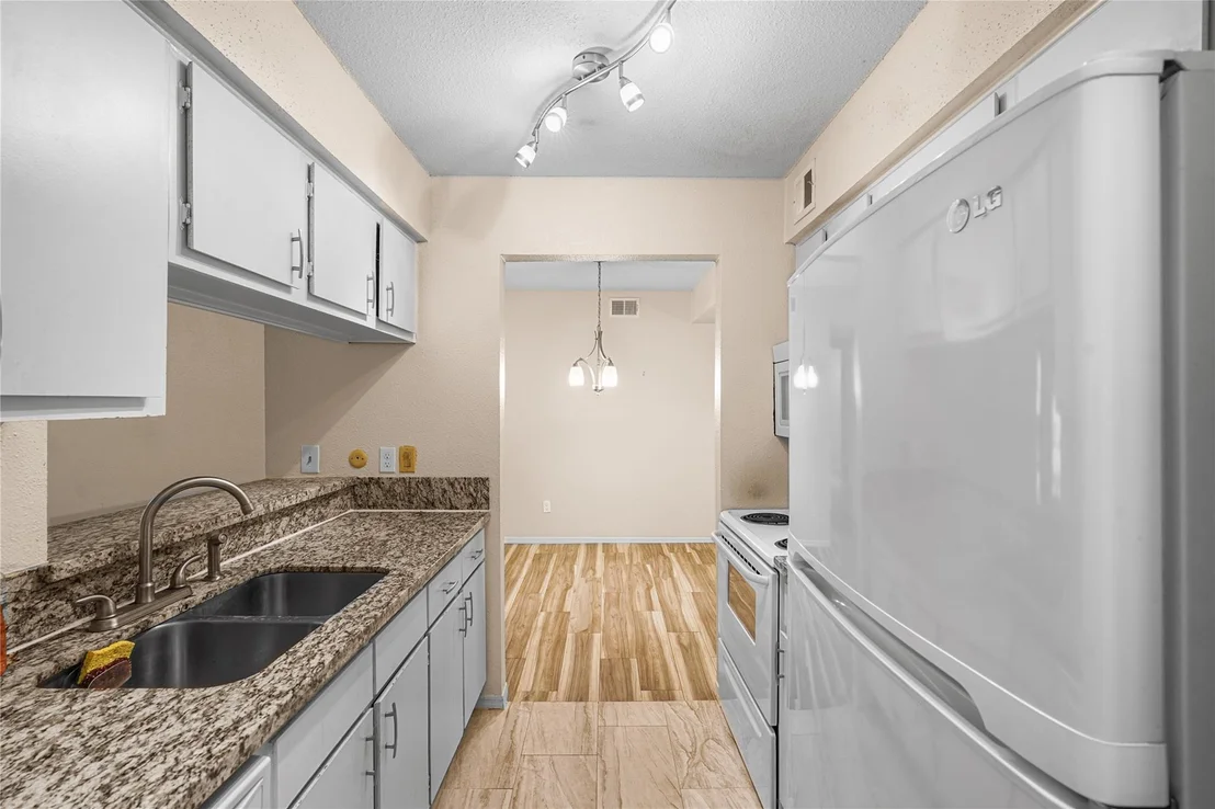 Photo of Unit 4 at 1818 Augusta Drive