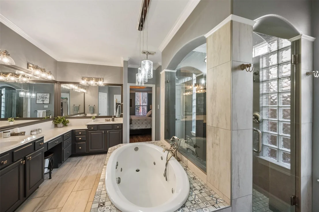 Photo of 15911 Hermitage Oaks Drive