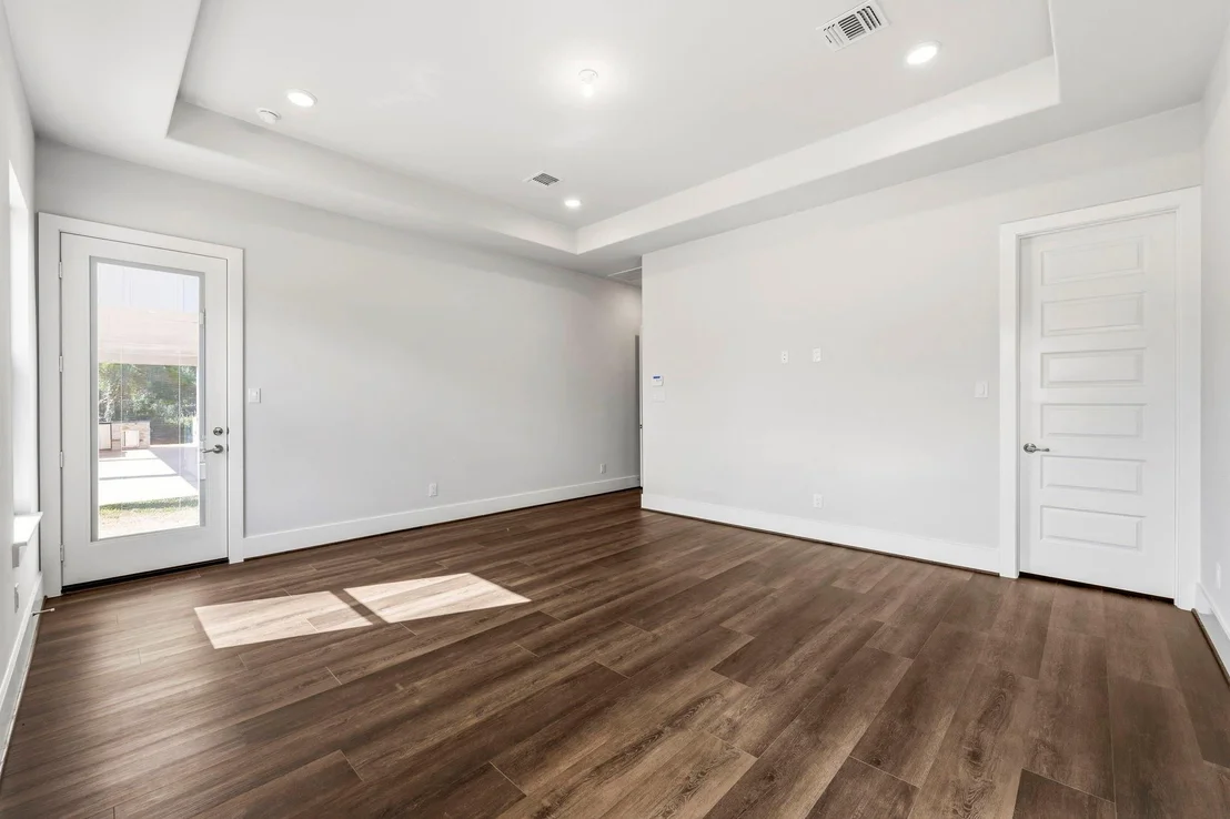 Photo of 16140 Forest Mill Road