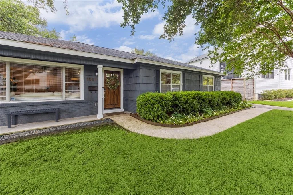 Photo of 1007 Waltway Drive