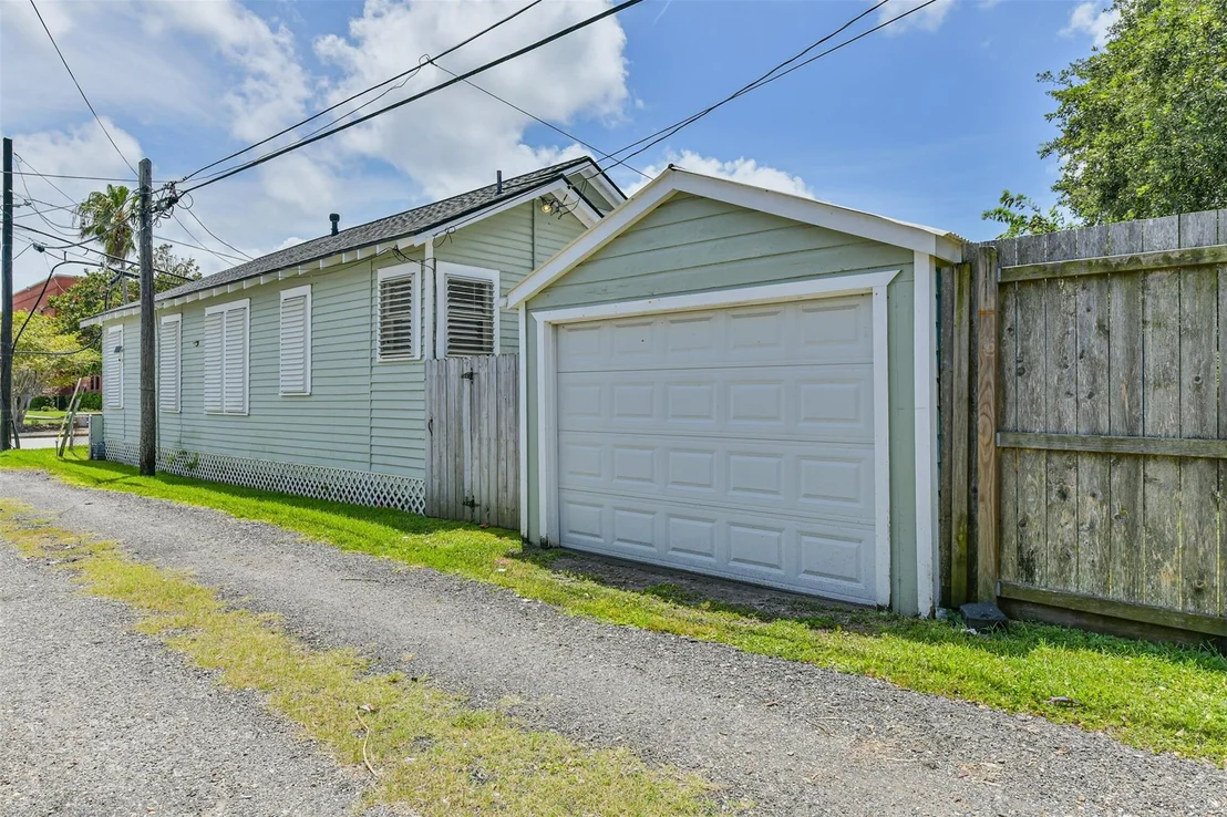 Photo of 2115 Jack Johnson Boulevard