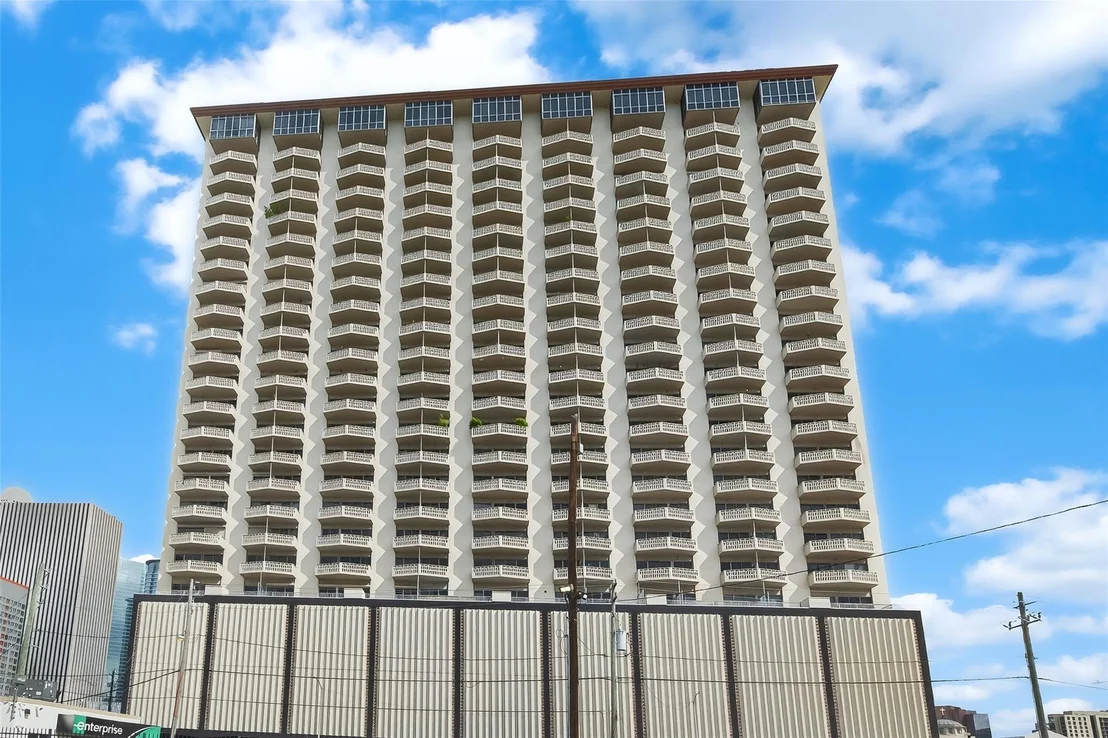 Photo of Unit PH3 at 2016 Main Street