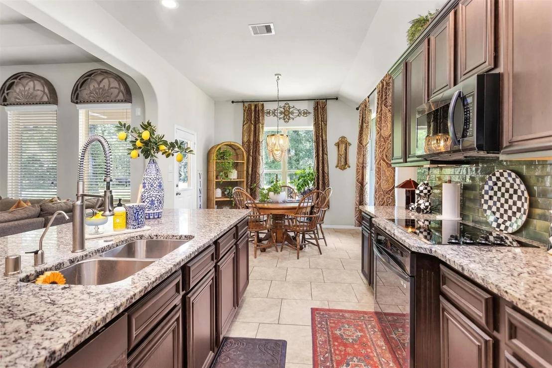Photo of 9184 White Tail Drive