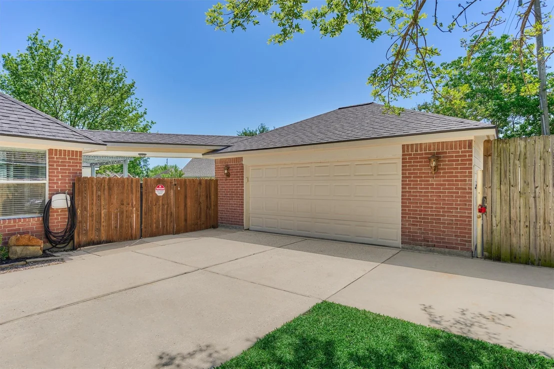Photo of 7411 Nicholforest Lane