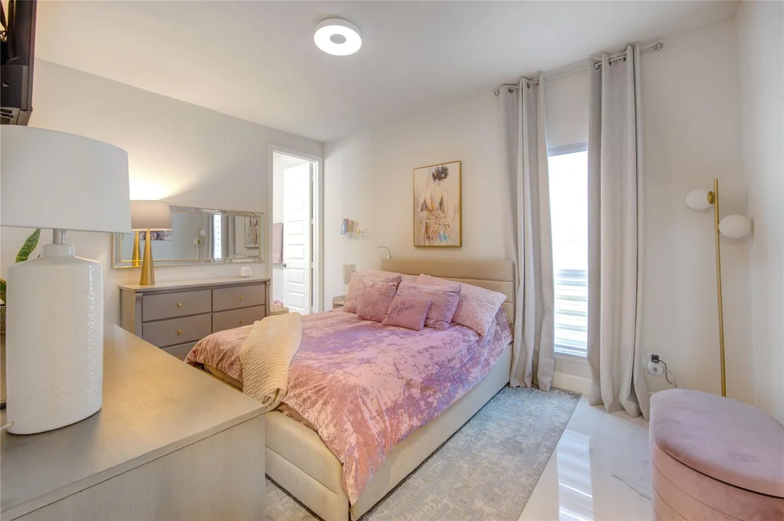 Photo of 1815 Longcroft Lane