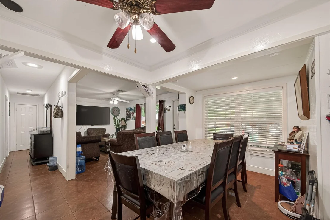 Photo of 2111 Hickory Lane