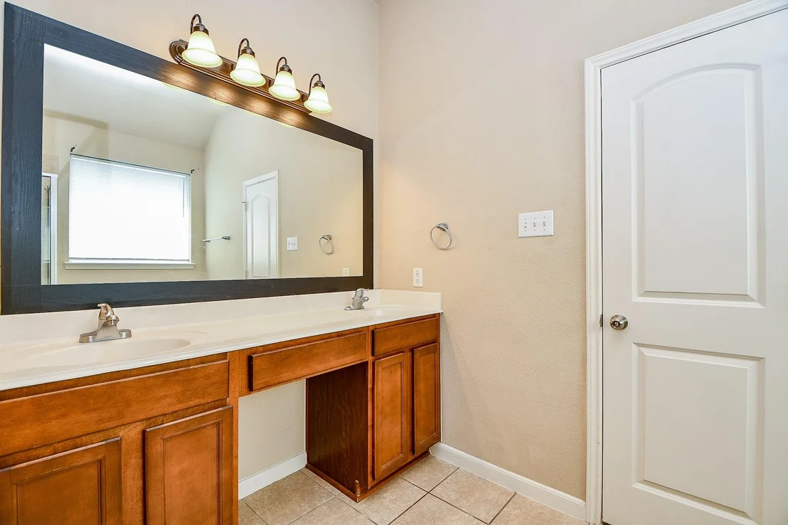 Photo of 2927 Empire Oaks Lane