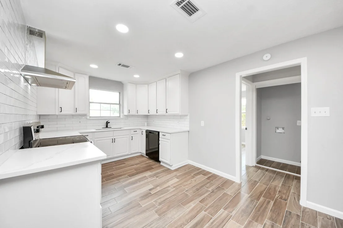 Photo of 916 Woods Drive