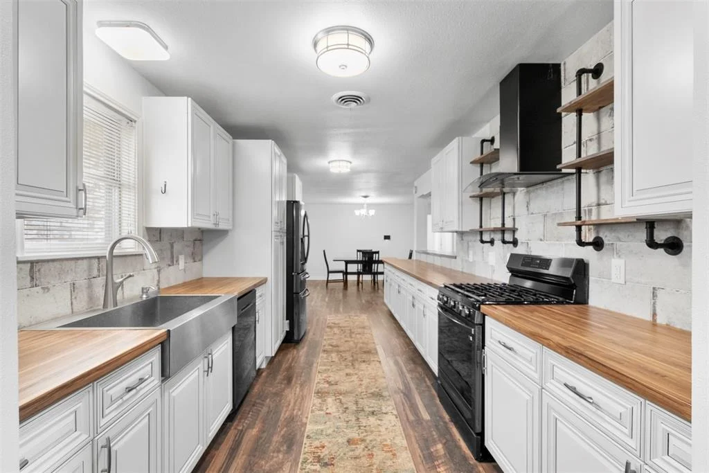 Photo of 4108 Pine Shadows Street