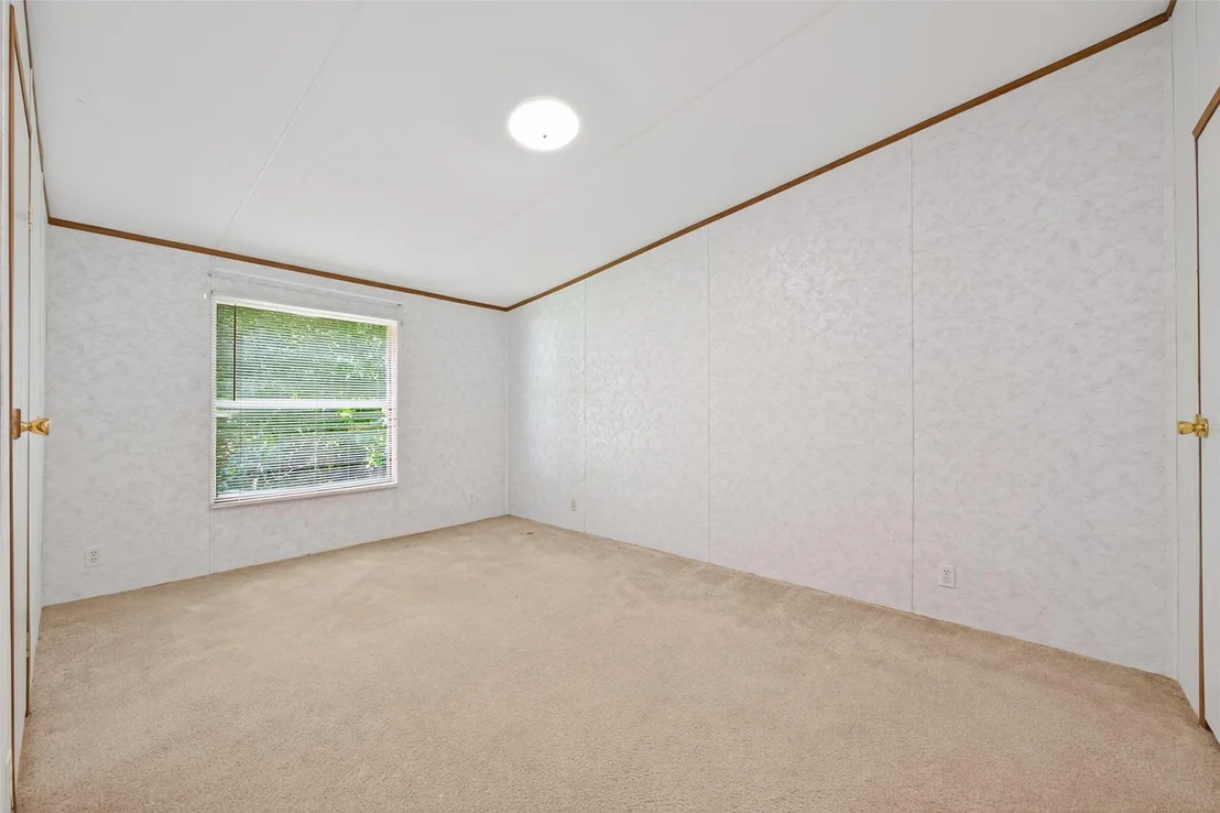 Photo of 121 E Oak Shadows