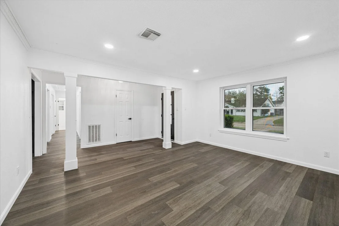 Photo of 210 Weeping Oak Lane