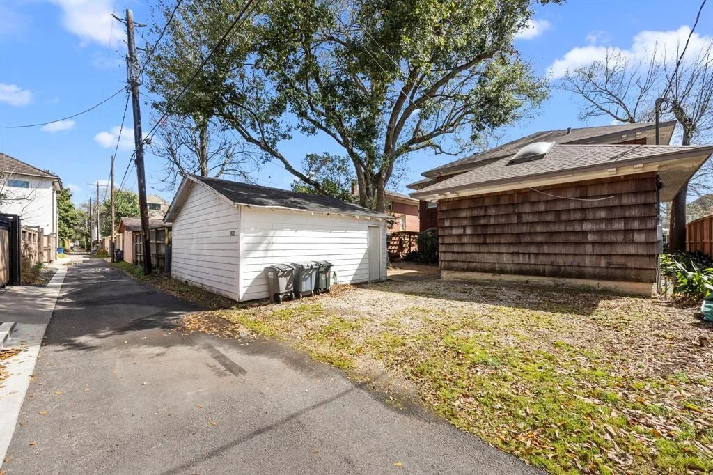 Photo of 1932 Albans Road