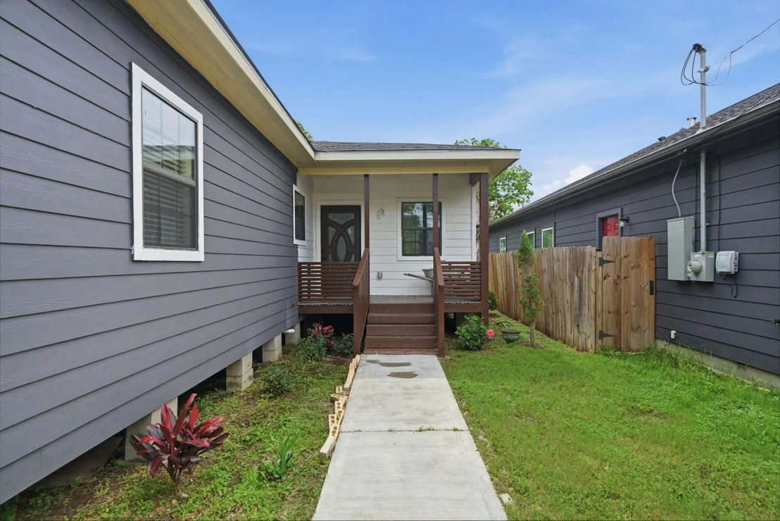 Photo of 6731 Couch Street