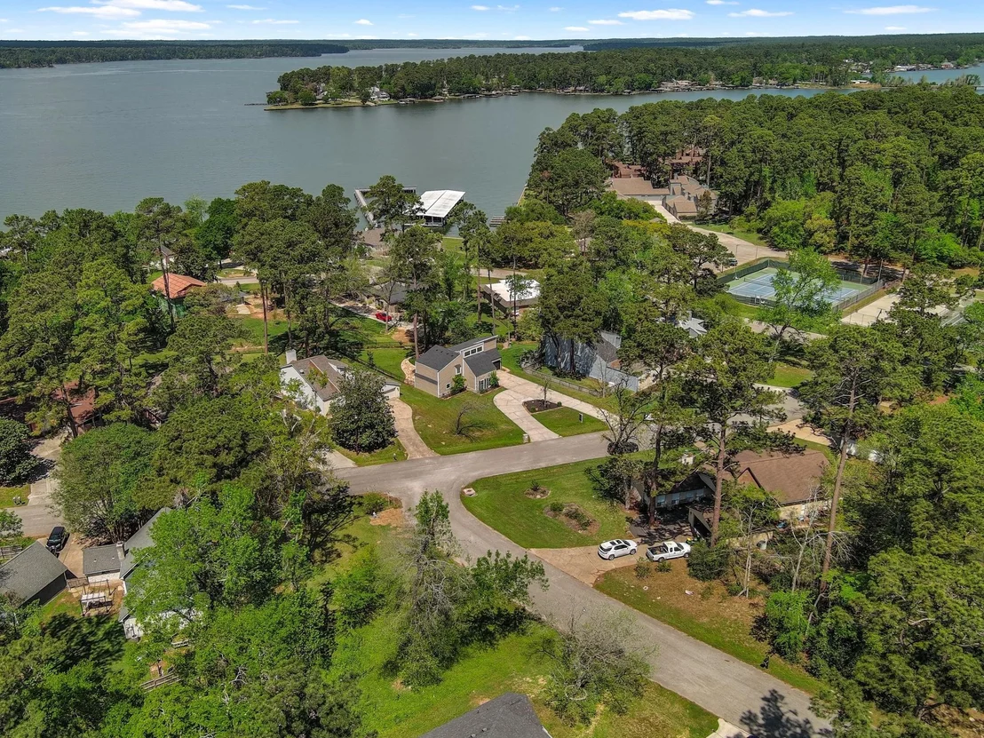 Photo of 15211 Jamaica Drive