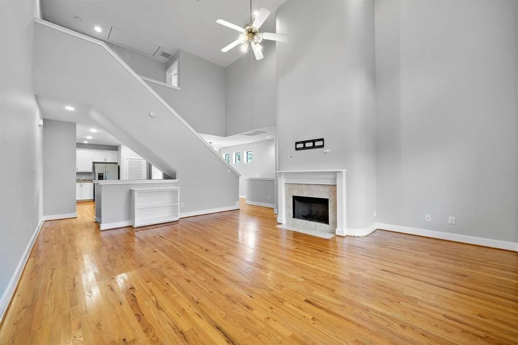 Photo of 8676 Meadowcroft Drive