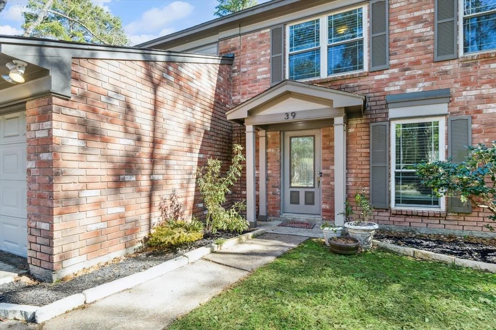 Photo of 39 Rockridge Drive