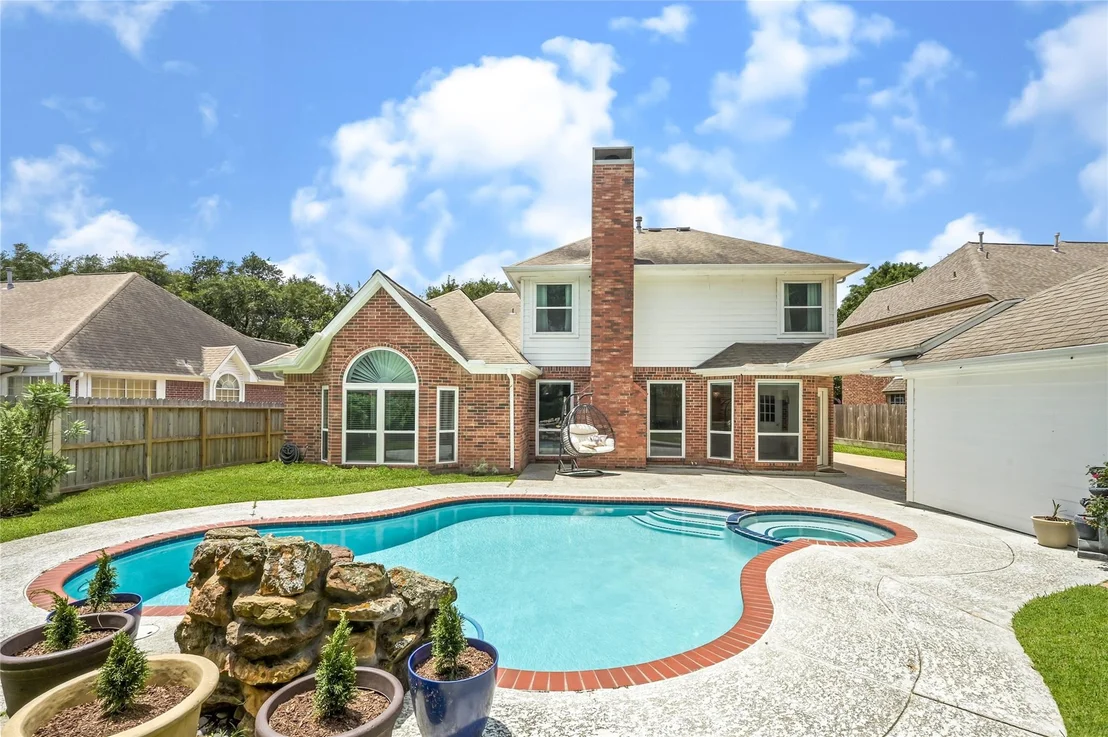 Photo of 1327 Blackthorne Drive
