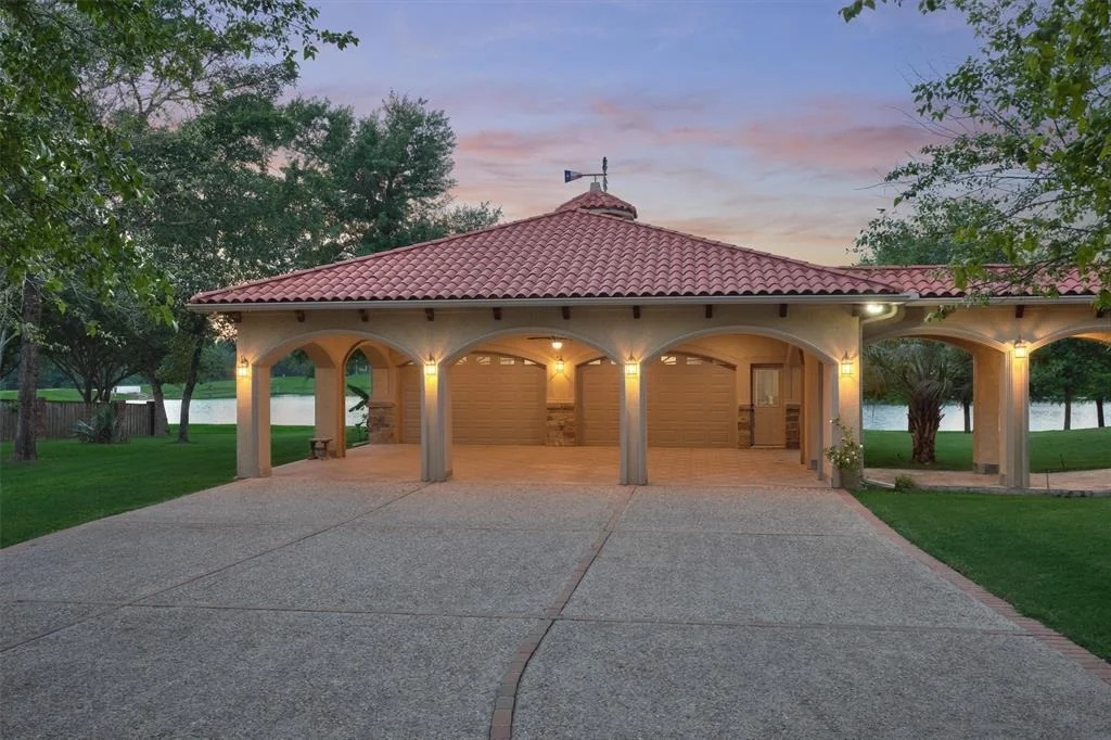 Photo of 490 Royal Navigator Road