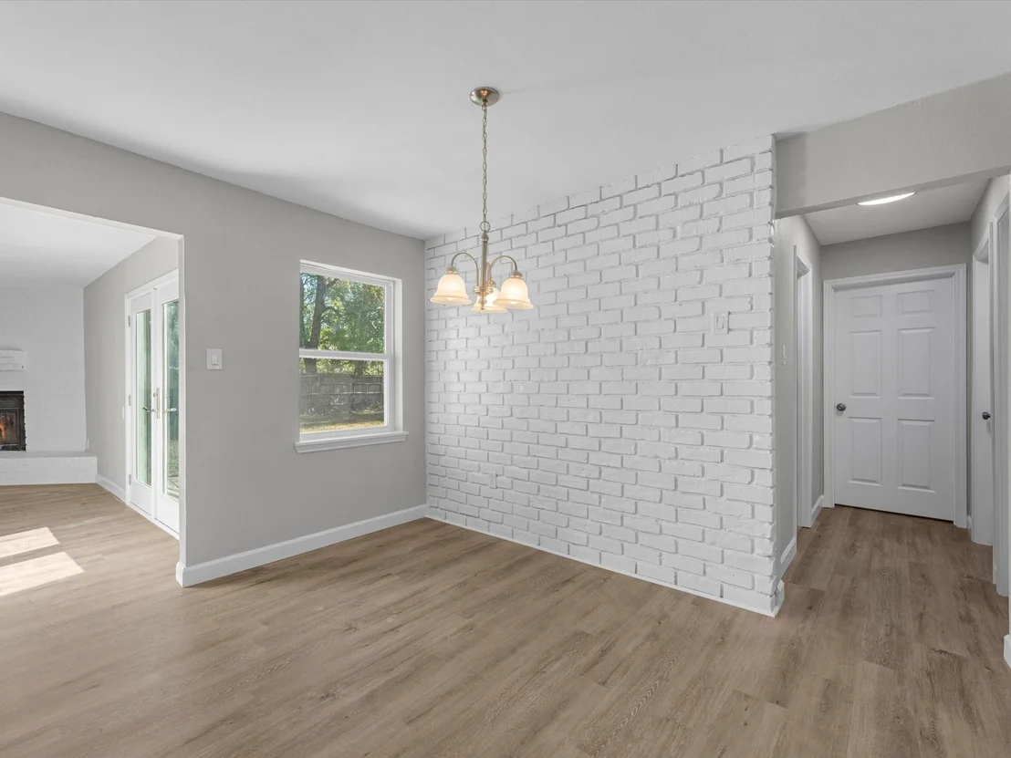 Photo of 609 Debbie Lane