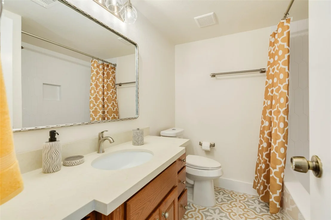Photo of 8 Lyncrest Drive