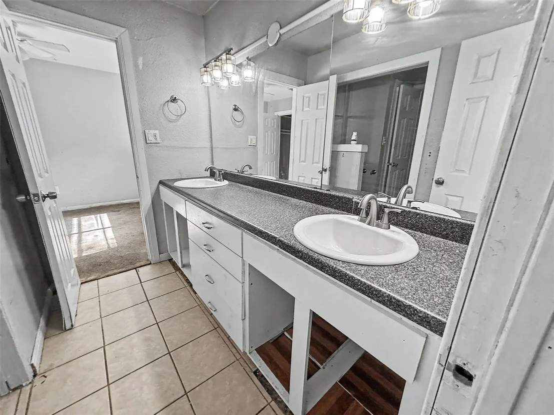 Photo of 5003 Live Oak Drive