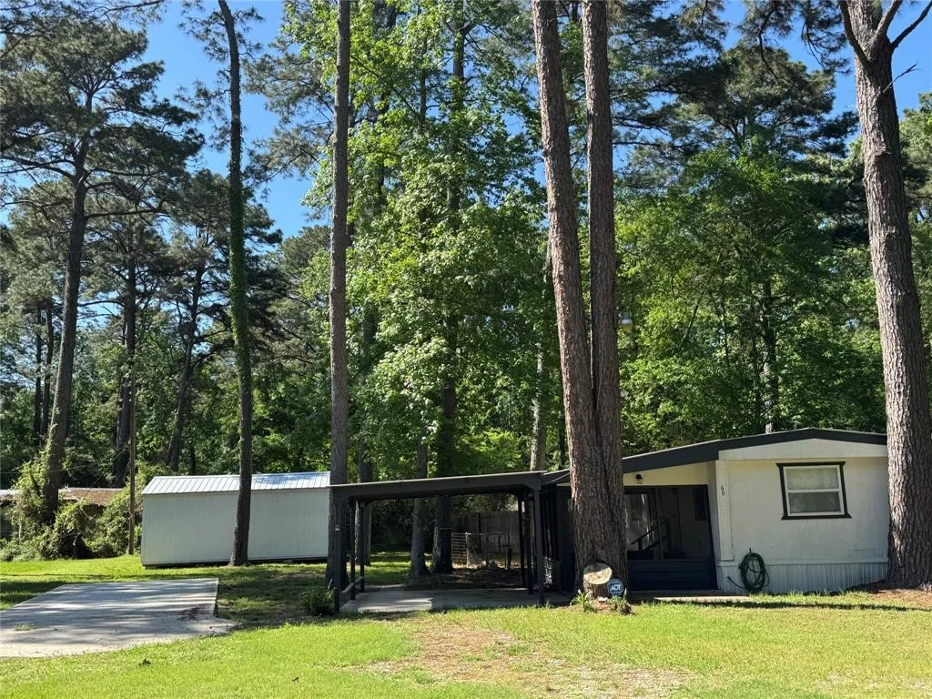 Photo of 69 E Whippoorwill Lane