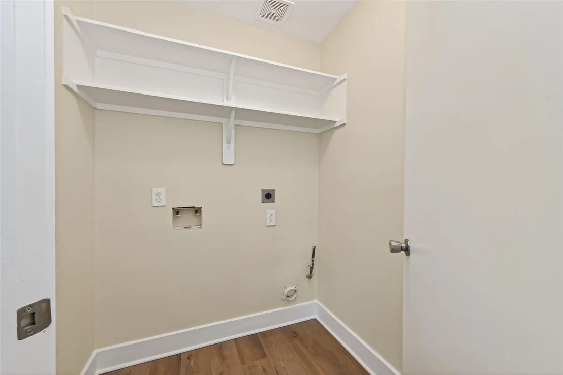 Photo of 21090 Aldens Oak