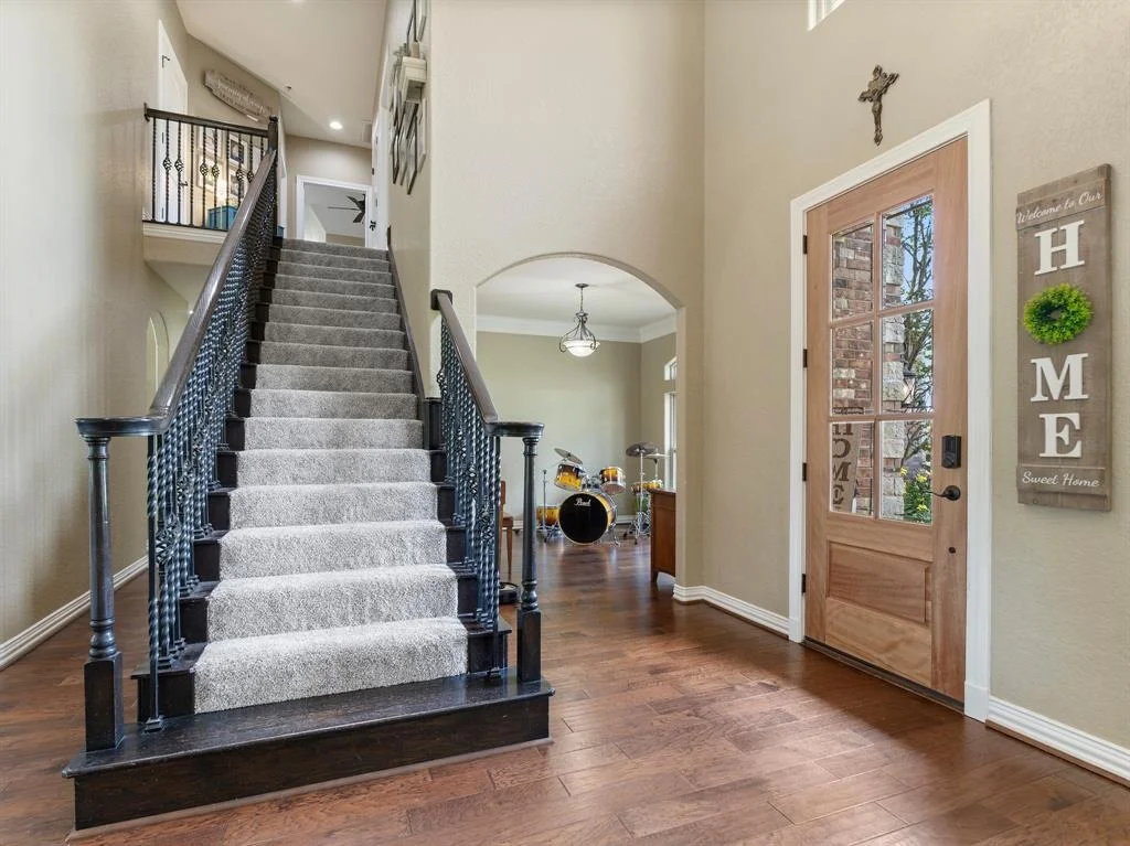 Photo of 44 Center Tree Drive