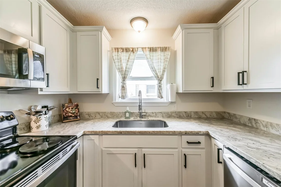 Photo of 323 Coventry Lane