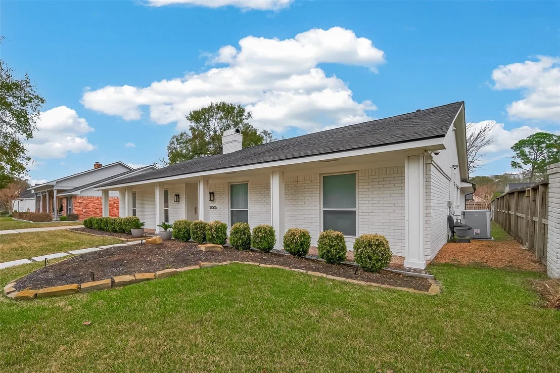Photo of 10606 Riverview Drive