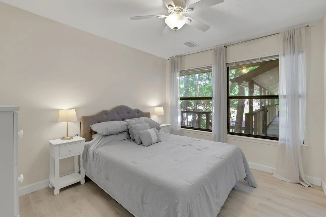 Photo of 511 N Forest Cove Loop