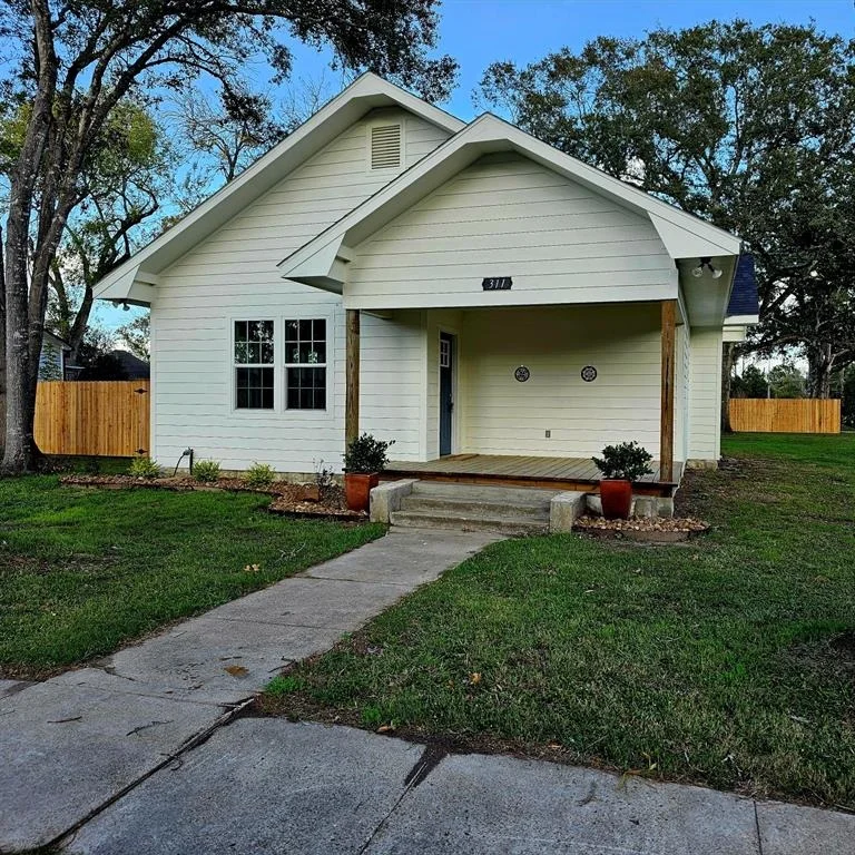 Photo of 311 August Street