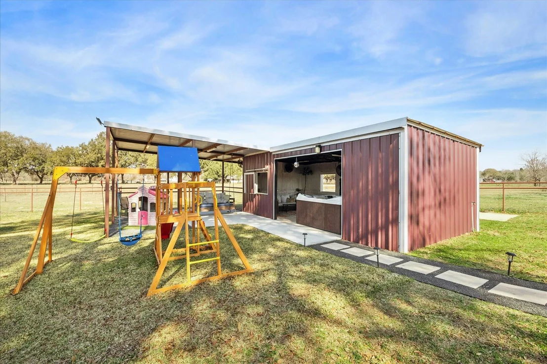 Photo of 2489 Bartlett Road
