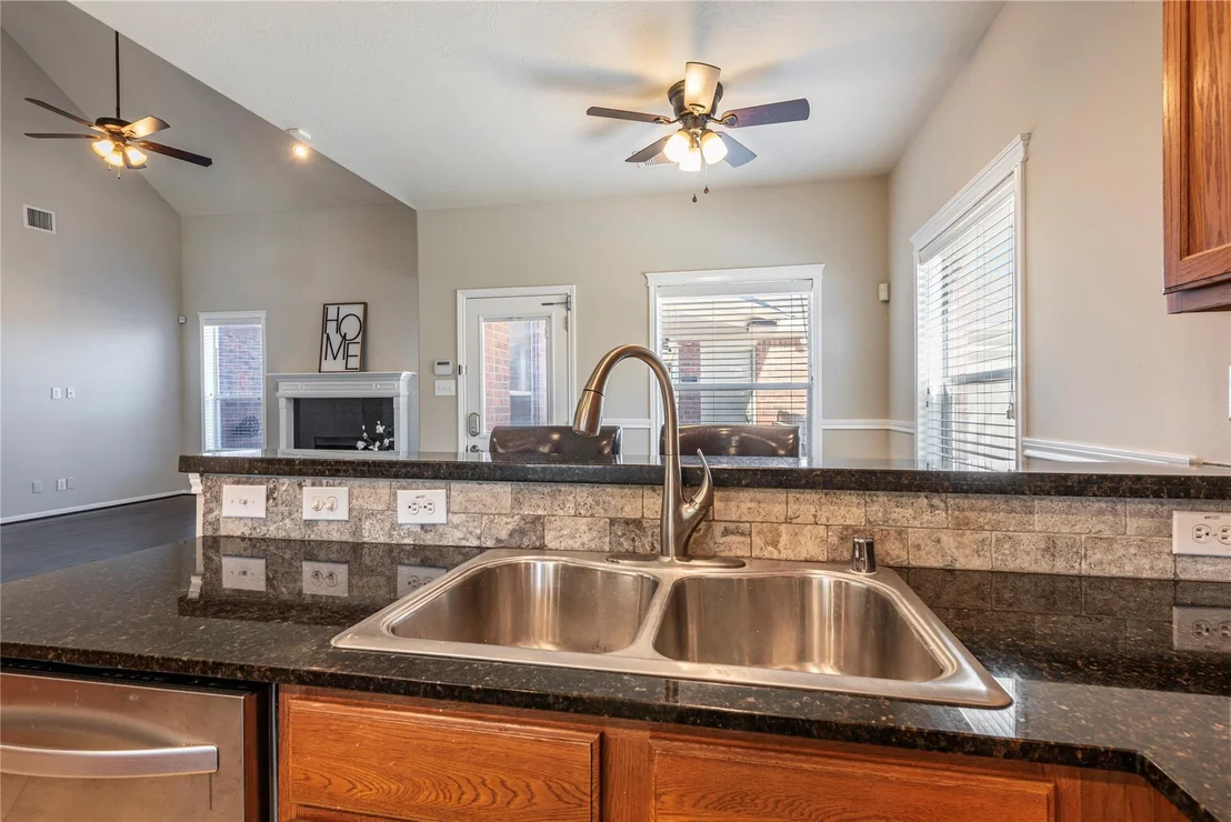 Photo of 216 Willow Pointe Drive