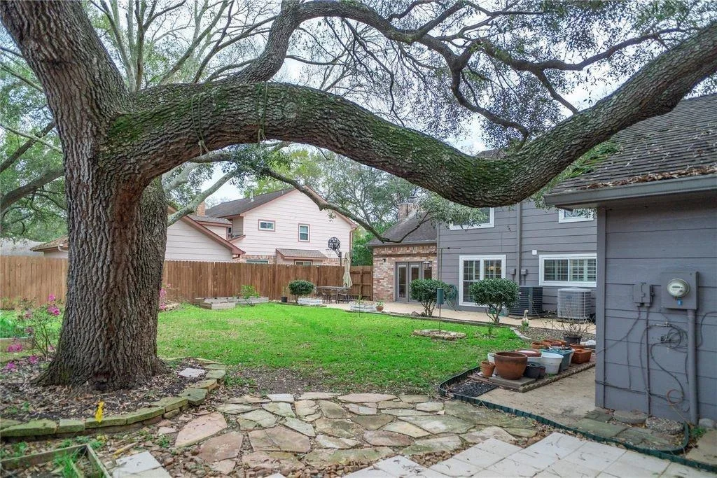 Photo of 18310 Spellbrook Drive