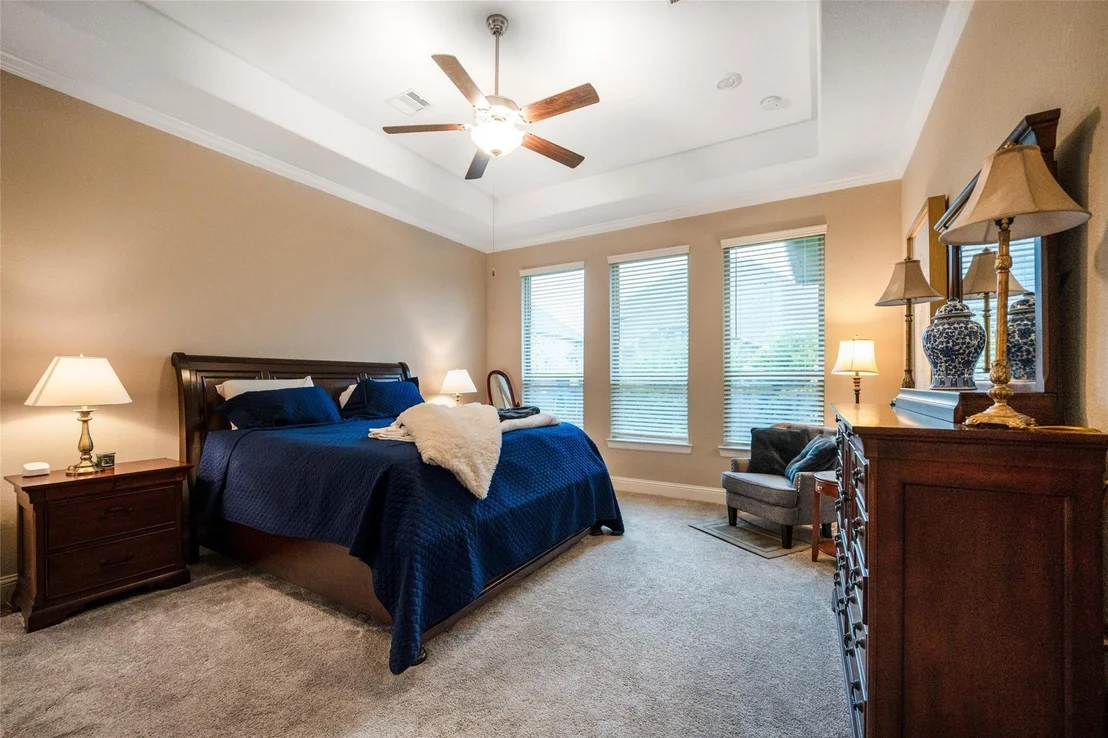 Photo of 915 Falcon Hollow Lane