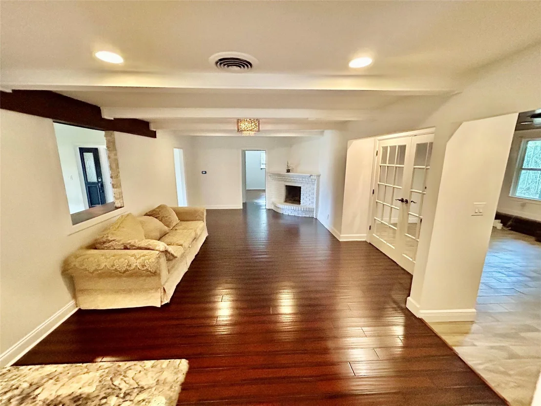 Photo of 823 Wycliffe Drive