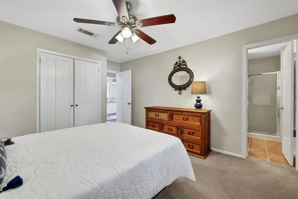 Photo of 255 Edgewater Way
