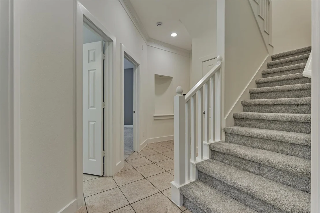 Photo of 43 Meadow Brook Place
