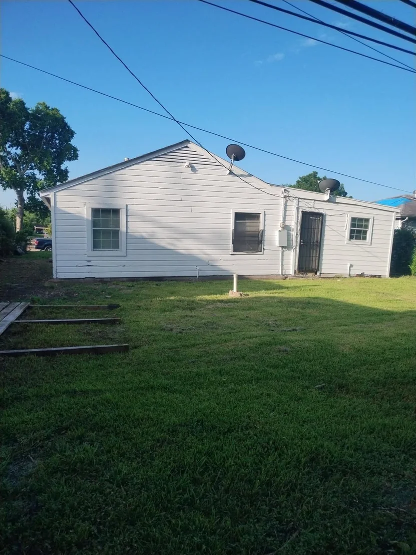Photo of 4423 Holloway Drive