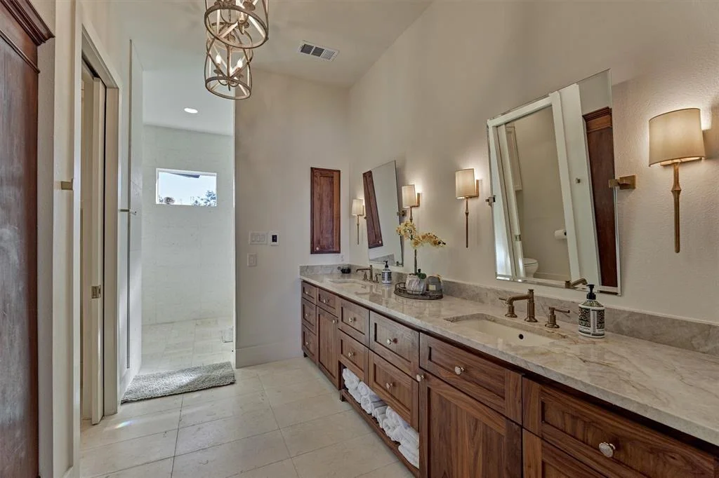 Photo of 925 Paradise Lane
