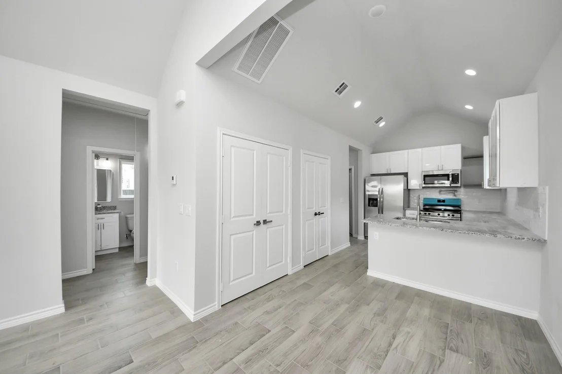 Photo of 318 Road 5704