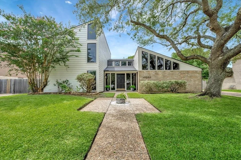 Photo of 15050 Pearhaven Drive