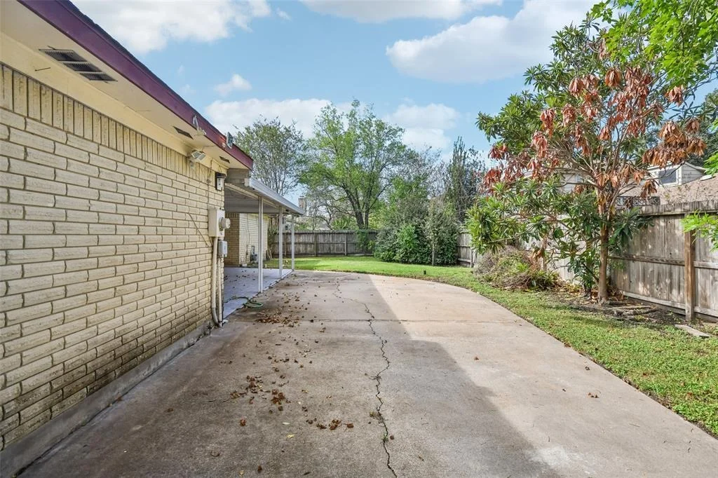 Photo of 5502 Moss Glenn Lane